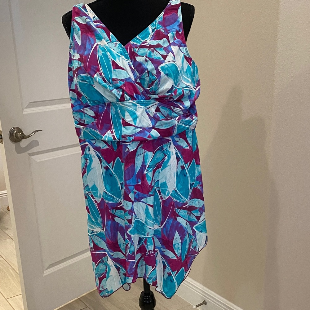 Vibrant Leaf Print Women's Swim Dress